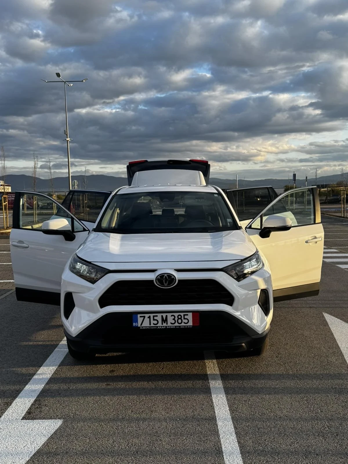 Toyota Rav4 2.5L L4 DOHC 16V AWD 8 Speed Automatic - изображение 2