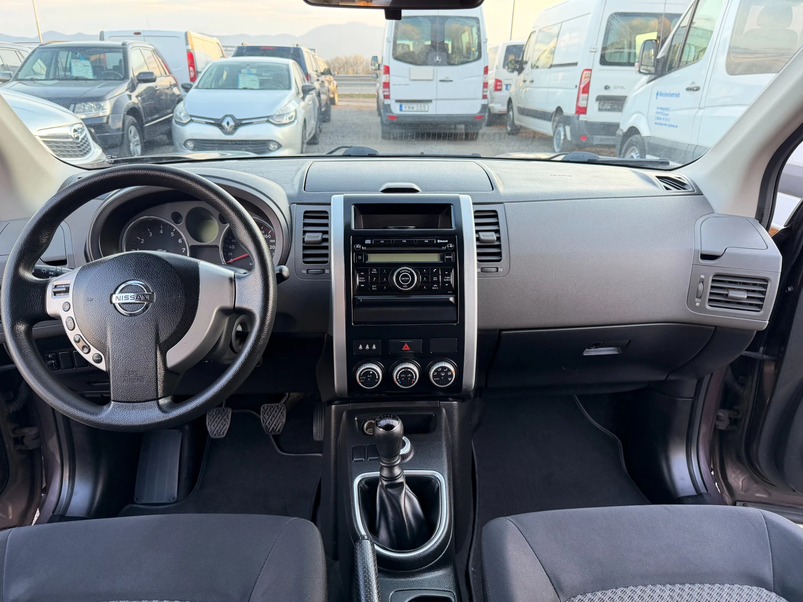 Nissan X-trail 2.0 , снимка 16 - Автомобили и джипове - 53991437