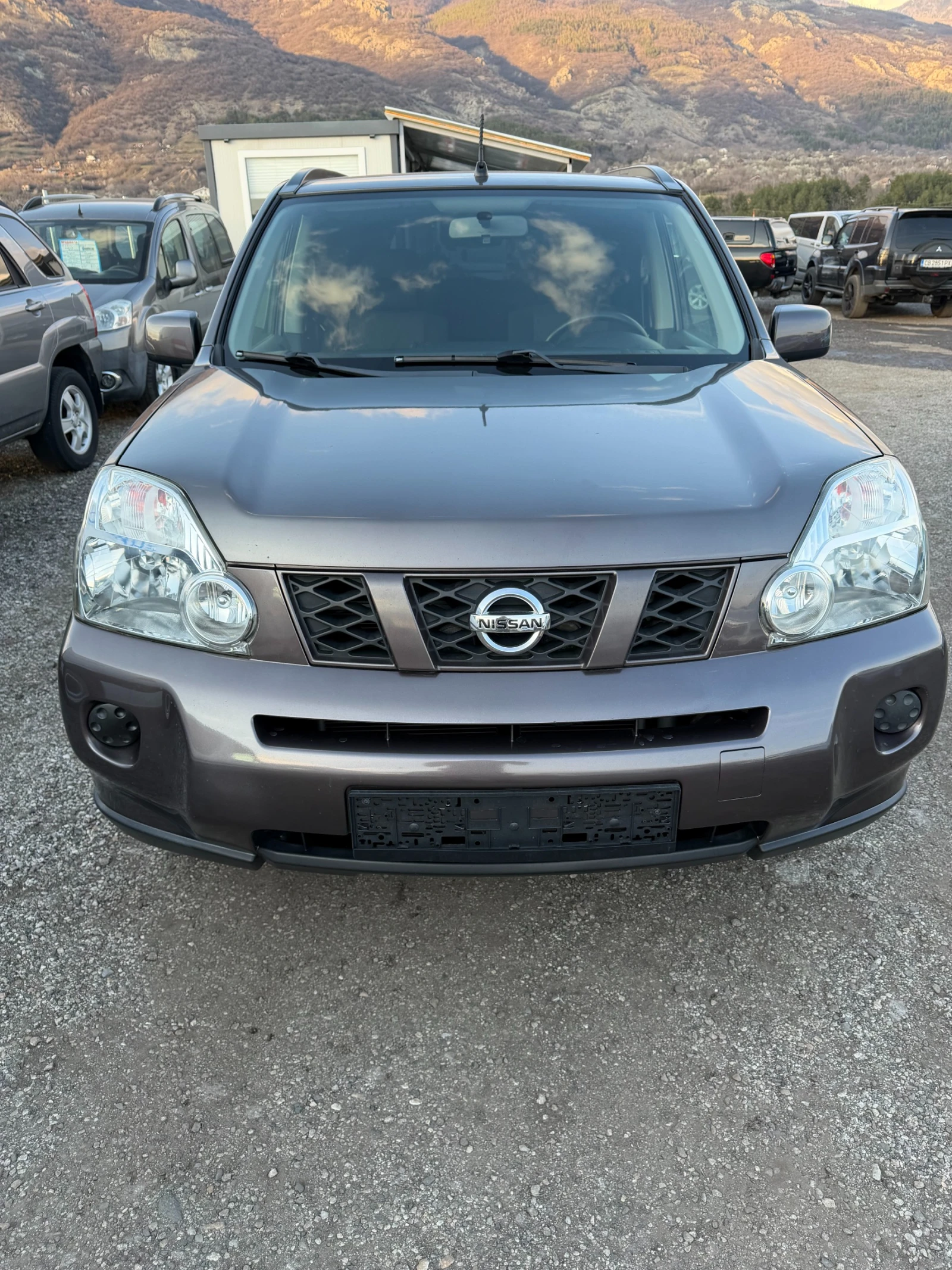Nissan X-trail 2.0 , снимка 2 - Автомобили и джипове - 53991437