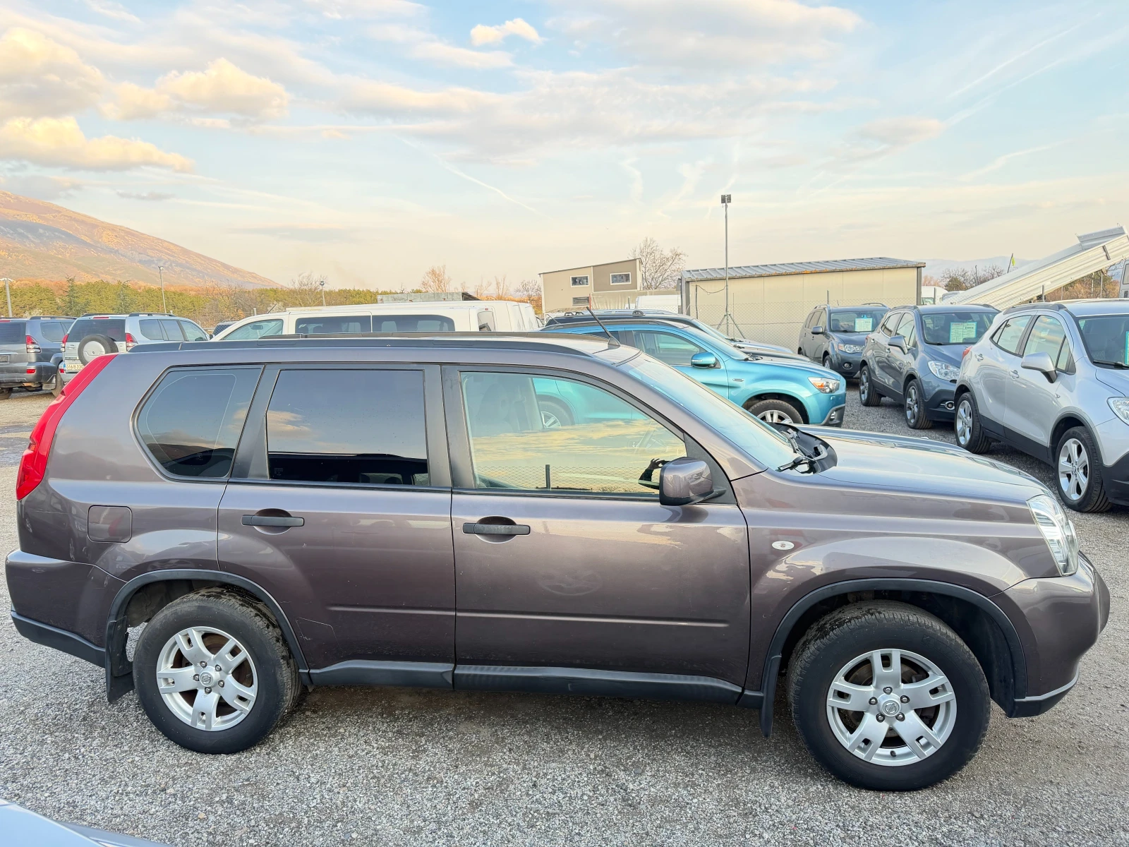 Nissan X-trail 2.0 , снимка 4 - Автомобили и джипове - 53991437