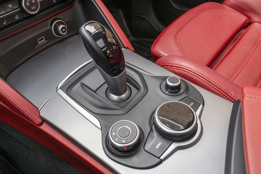 Alfa Romeo Stelvio Ti Sport AWD* HARMAN KARDON* PANORAMA* MEMORY* , снимка 13 - Автомобили и джипове - 54000776