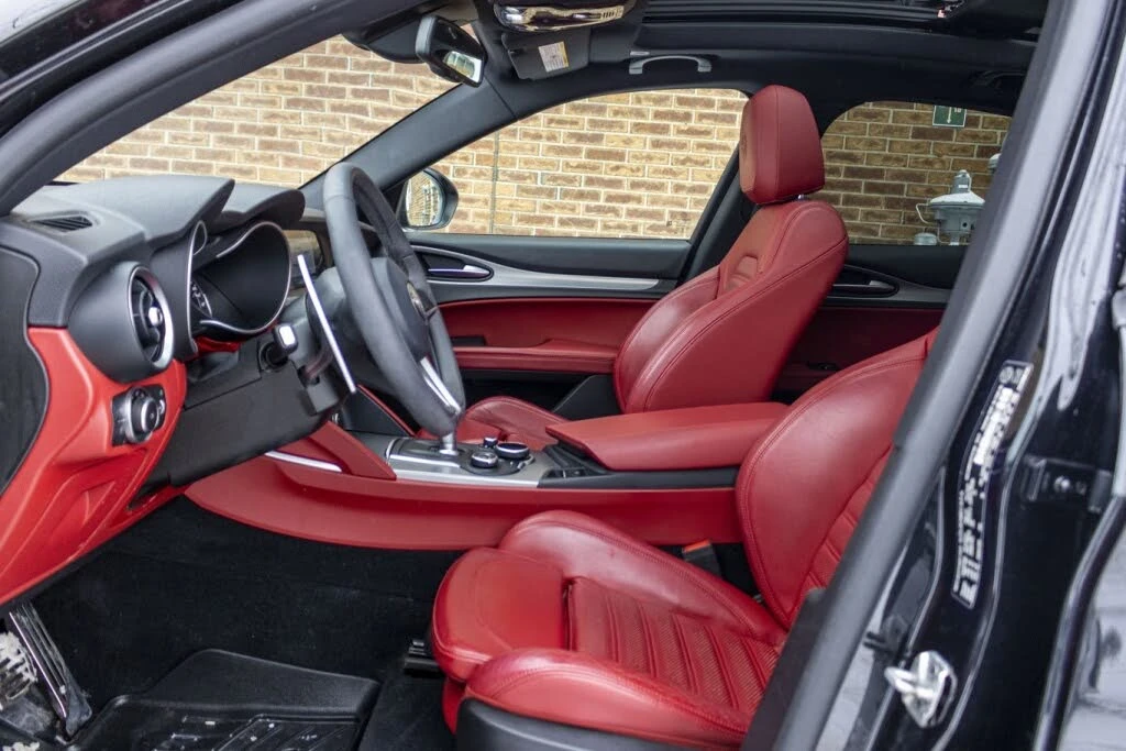 Alfa Romeo Stelvio Ti Sport AWD* HARMAN KARDON* PANORAMA* MEMORY* , снимка 7 - Автомобили и джипове - 54000776