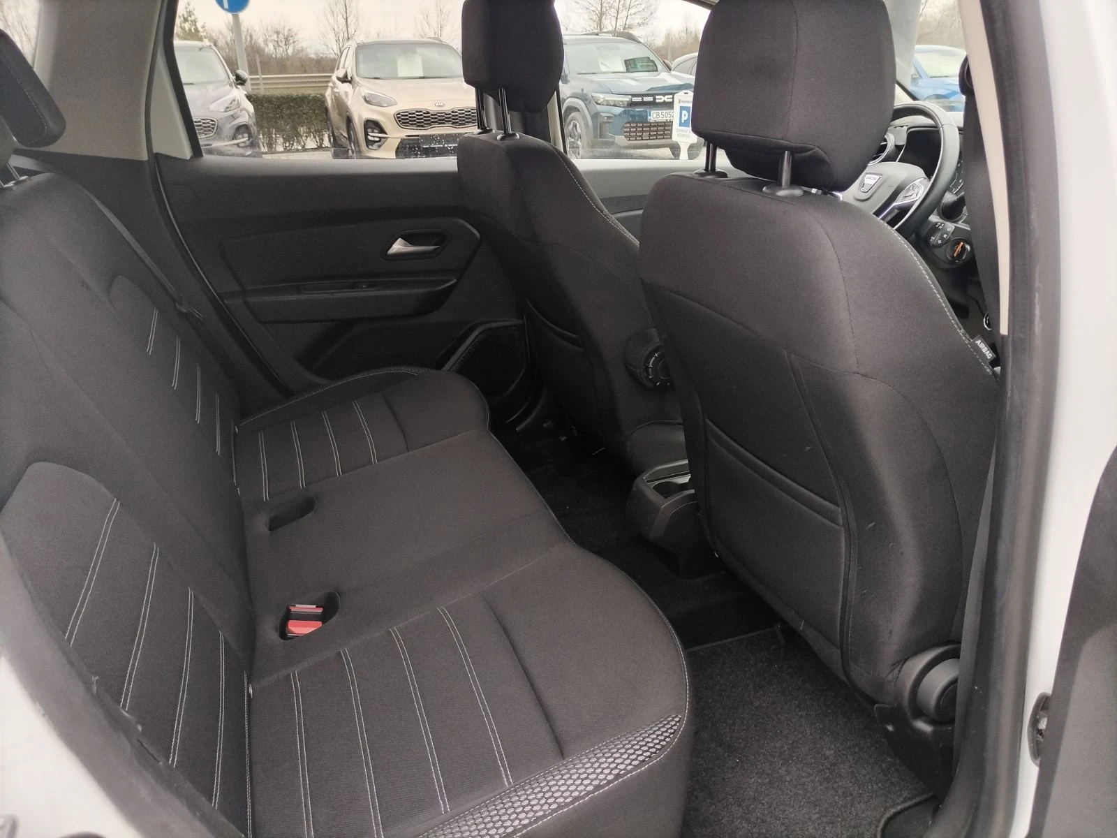 Dacia Duster 1.3 Tce 150к.с./4Х4, снимка 13 - Автомобили и джипове - 54032587