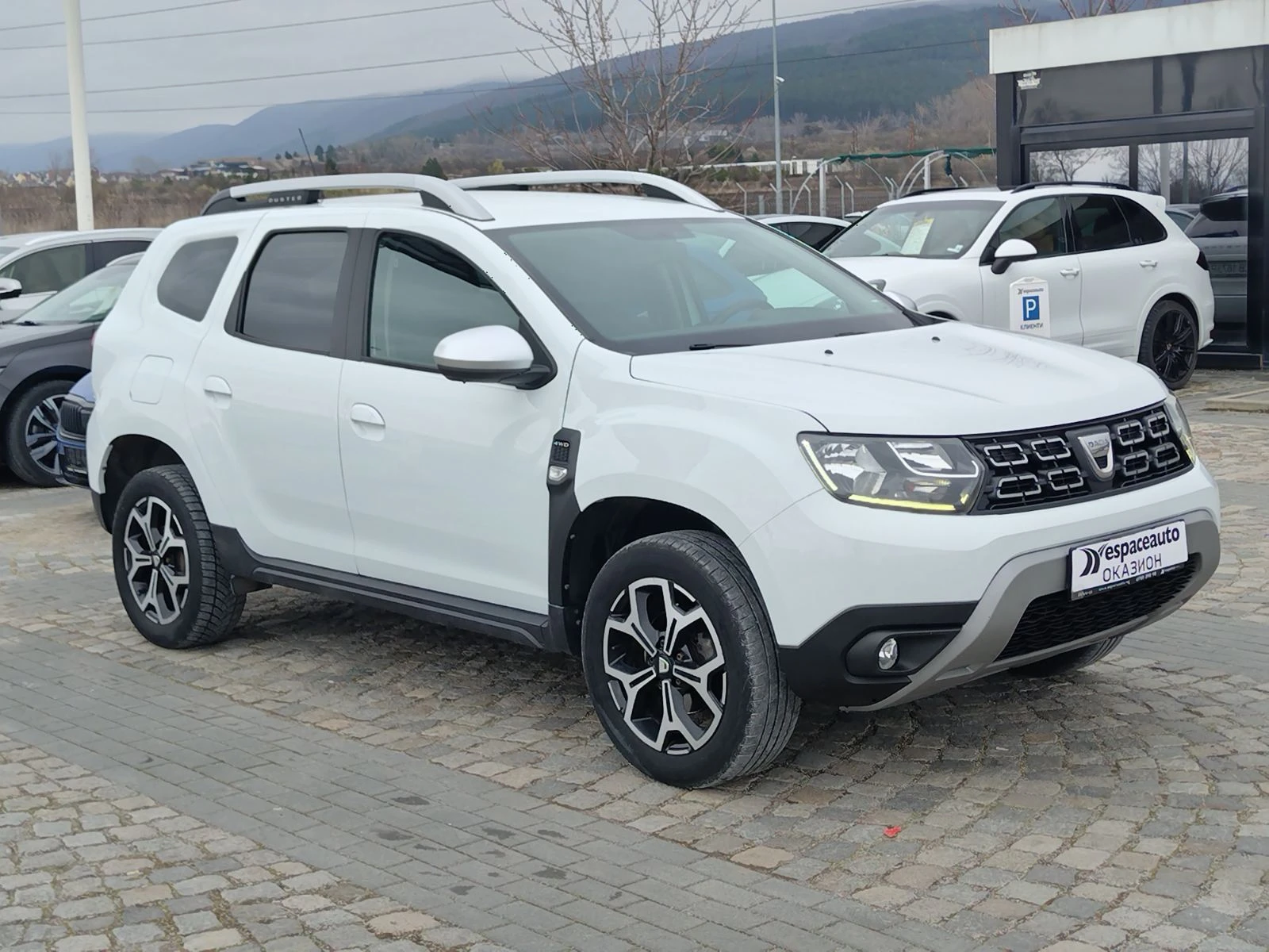 Dacia Duster 1.3 Tce 150к.с./4Х4, снимка 3 - Автомобили и джипове - 54032587