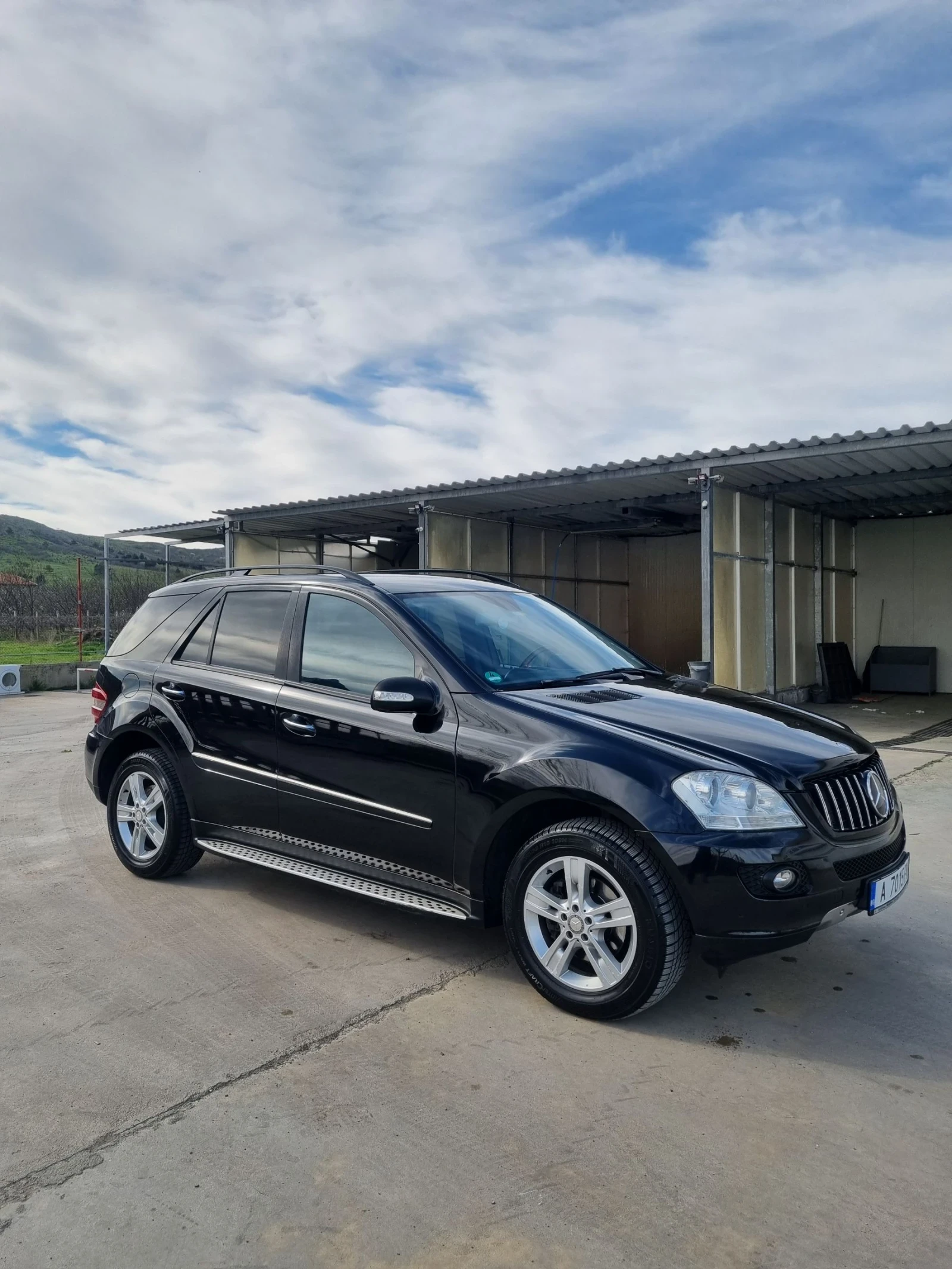 Mercedes-Benz ML 320 Ml320 224коня Harman Kardon 4 matic теглич, снимка 2 - Автомобили и джипове - 54126151