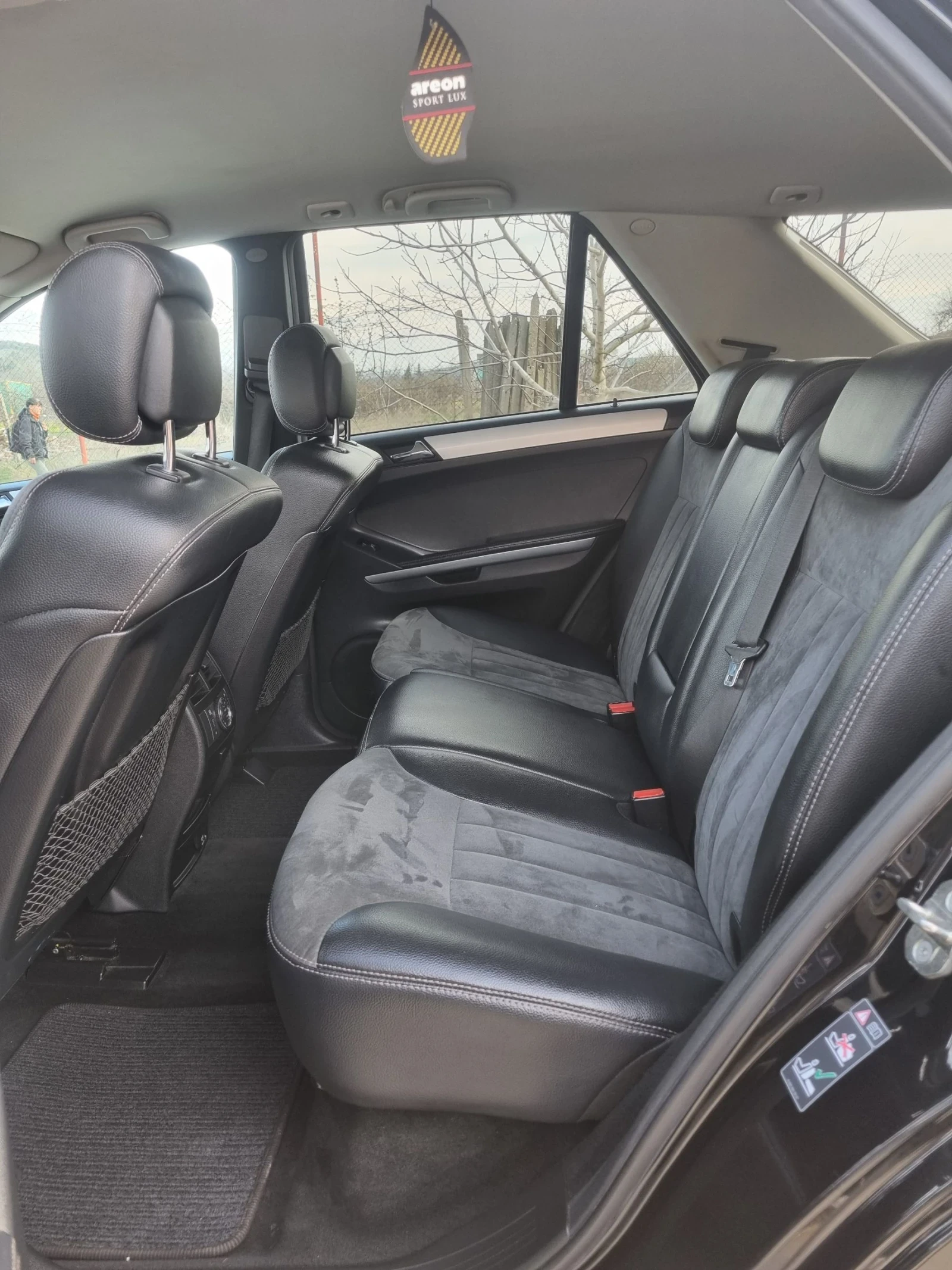 Mercedes-Benz ML 320 Ml320 224коня Harman Kardon 4 matic теглич, снимка 11 - Автомобили и джипове - 54126151