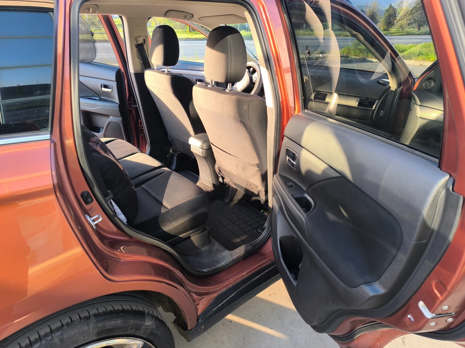 Mitsubishi Outlander, снимка 6 - Автомобили и джипове - 54295416