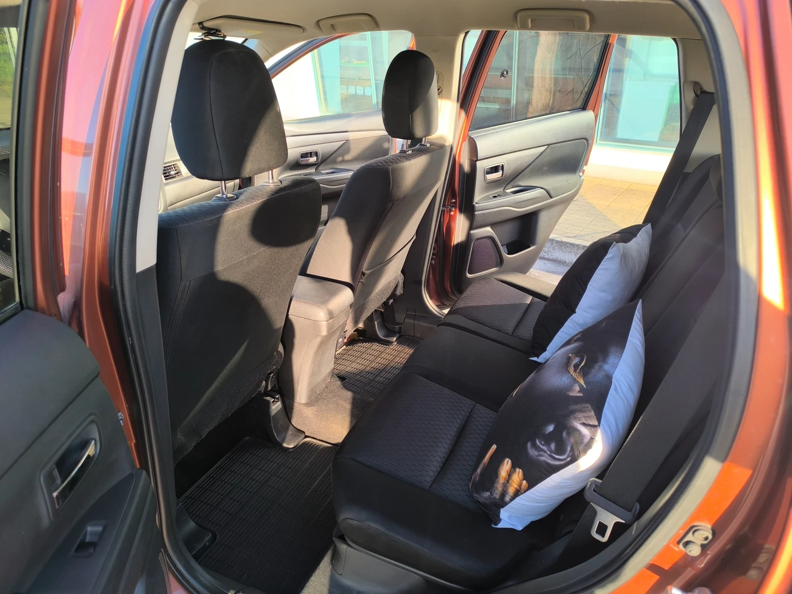 Mitsubishi Outlander, снимка 8 - Автомобили и джипове - 54295416