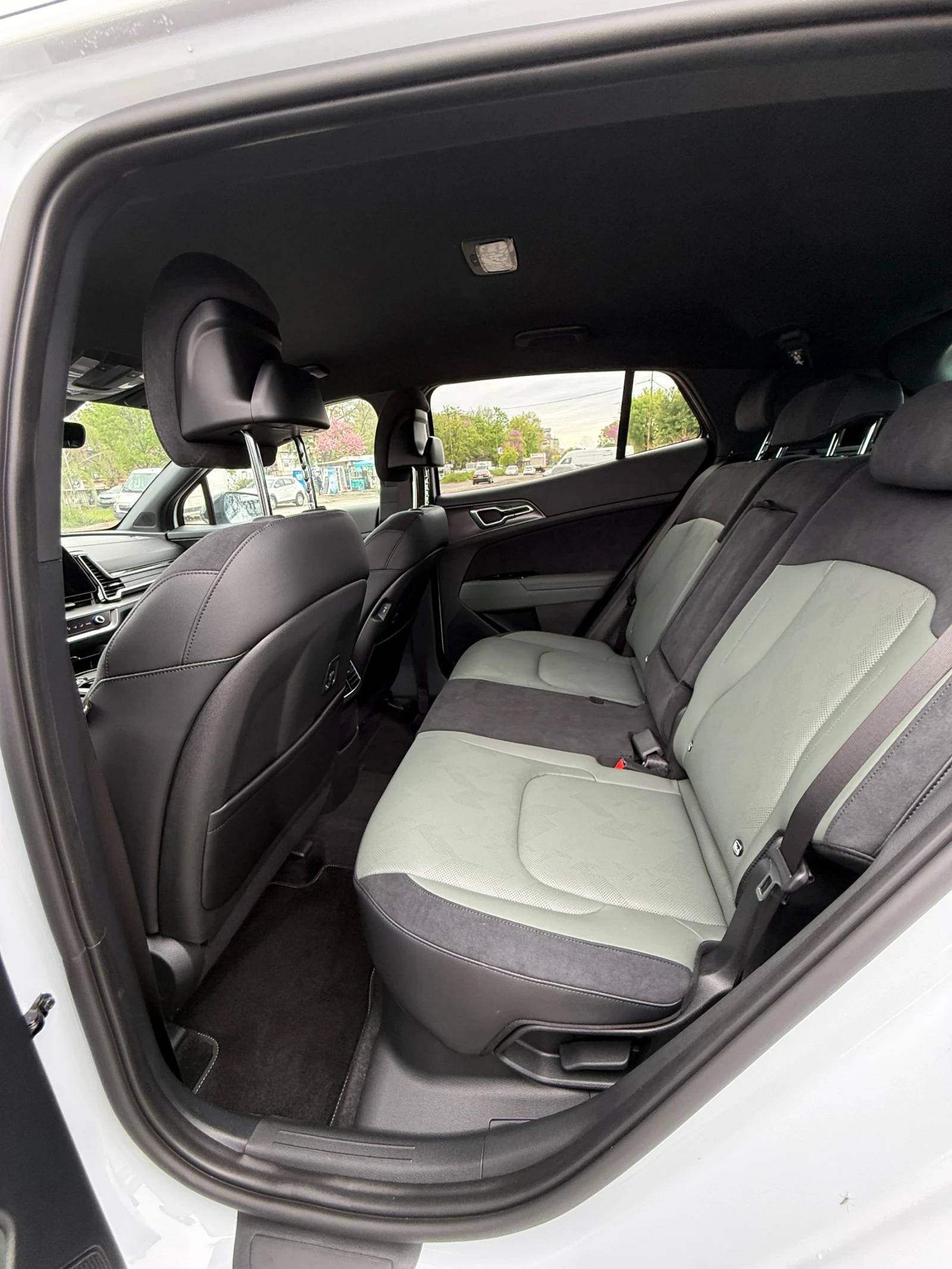 Kia Sportage 1.6 HEV 230 hp, снимка 12 - Автомобили и джипове - 54367306