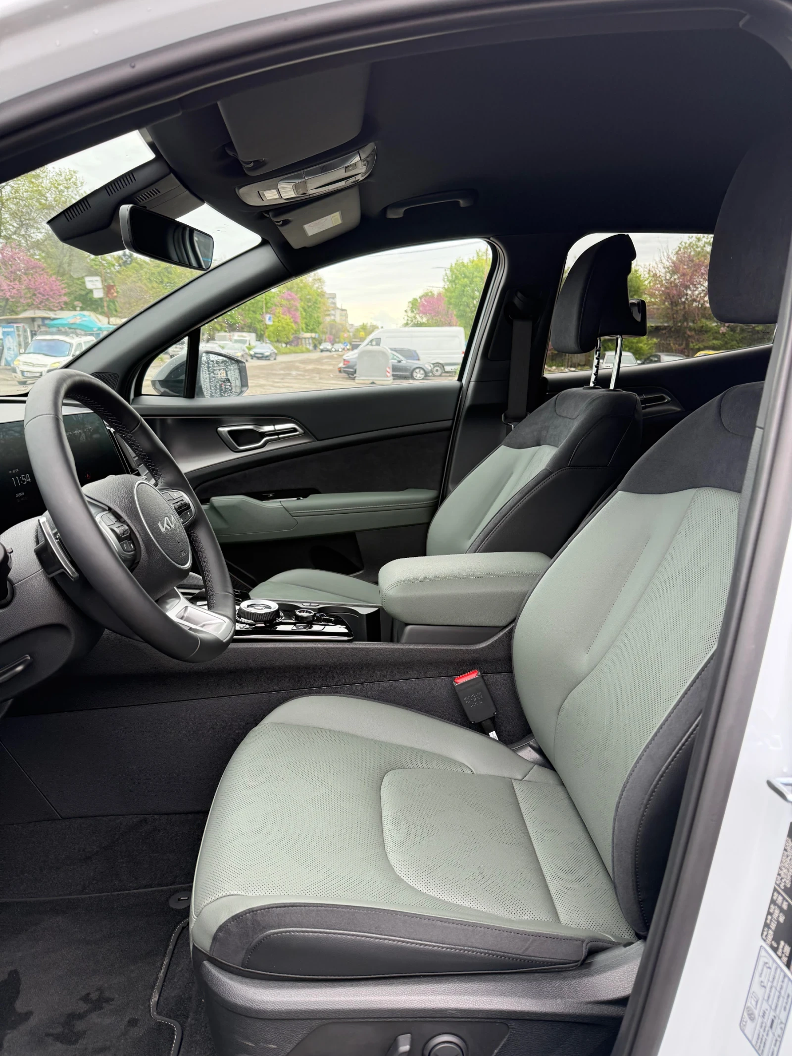 Kia Sportage 1.6 HEV 230 hp, снимка 10 - Автомобили и джипове - 54367306