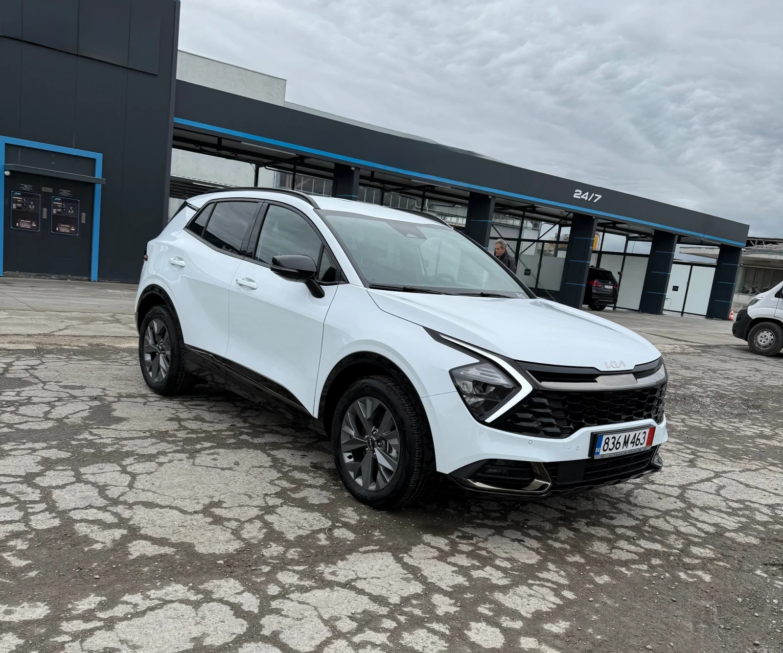 Kia Sportage 1.6 HEV 230 hp, снимка 8 - Автомобили и джипове - 54367306