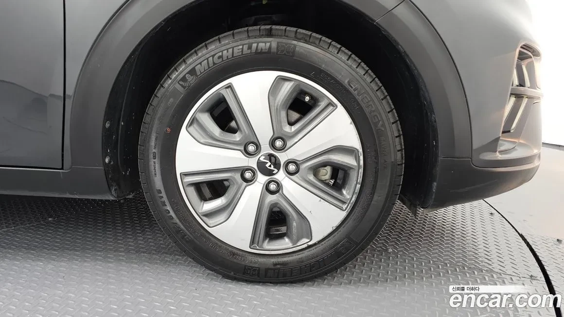 Kia Niro 1.6 Hybrid, снимка 5 - Автомобили и джипове - 54509353