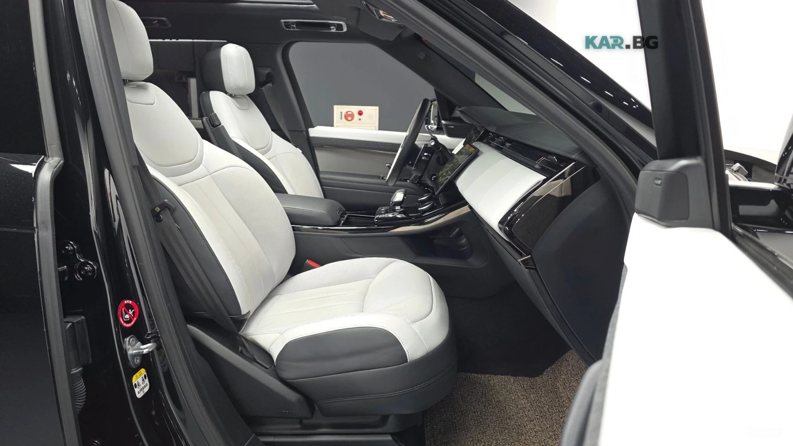 Land Rover Range Rover Sport * P360* HSE DYNAMIC* ПОДГРЕВ* ОБДУХВАНЕ* ПАНОРАМА*, снимка 11 - Автомобили и джипове - 55030050