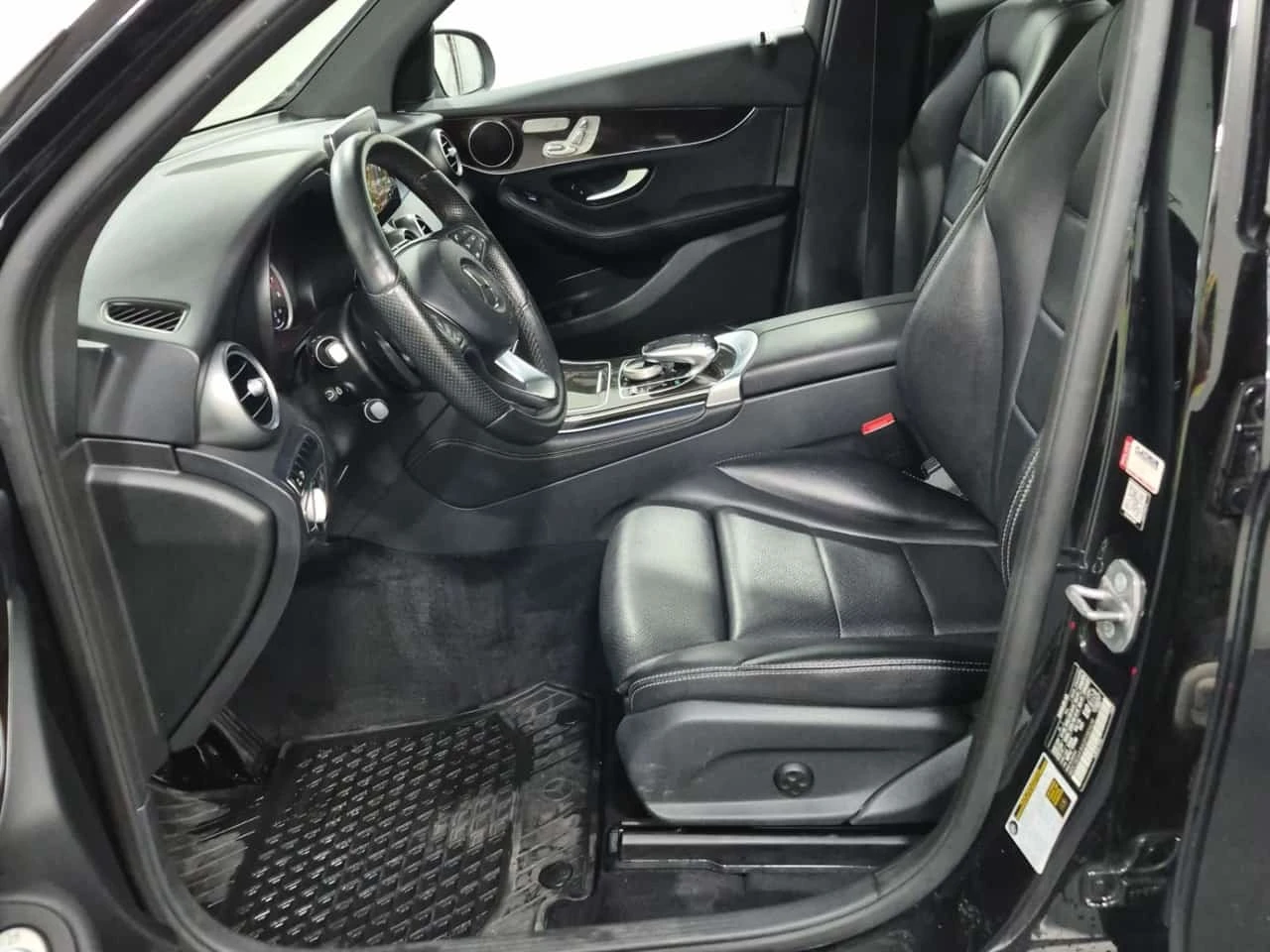 Mercedes-Benz GLC 300 PANO| 360CAM| ПАМЕТ| 2 КЛЮЧА| , снимка 5 - Автомобили и джипове - 56198435