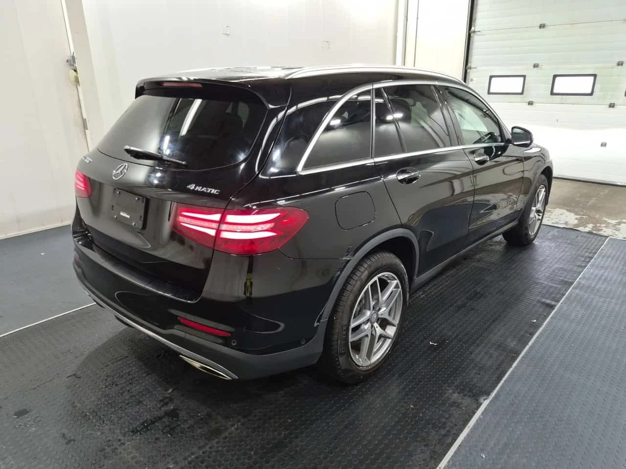 Mercedes-Benz GLC 300 PANO| 360CAM| ПАМЕТ| 2 КЛЮЧА| , снимка 3 - Автомобили и джипове - 56198435