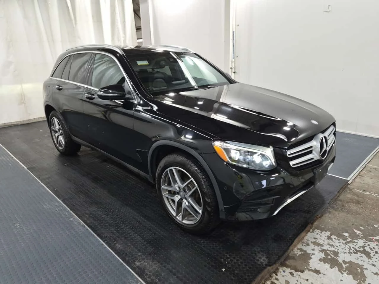 Mercedes-Benz GLC 300 PANO| 360CAM| ПАМЕТ| 2 КЛЮЧА| , снимка 2 - Автомобили и джипове - 56198435