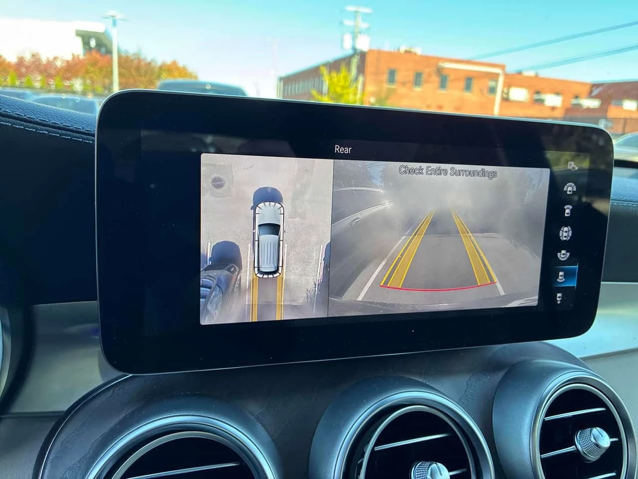 Mercedes-Benz GLC 300 / FULL DIGITAL / DISTRONIC / 360 CAMERA / PANO, снимка 13 - Автомобили и джипове - 56222337
