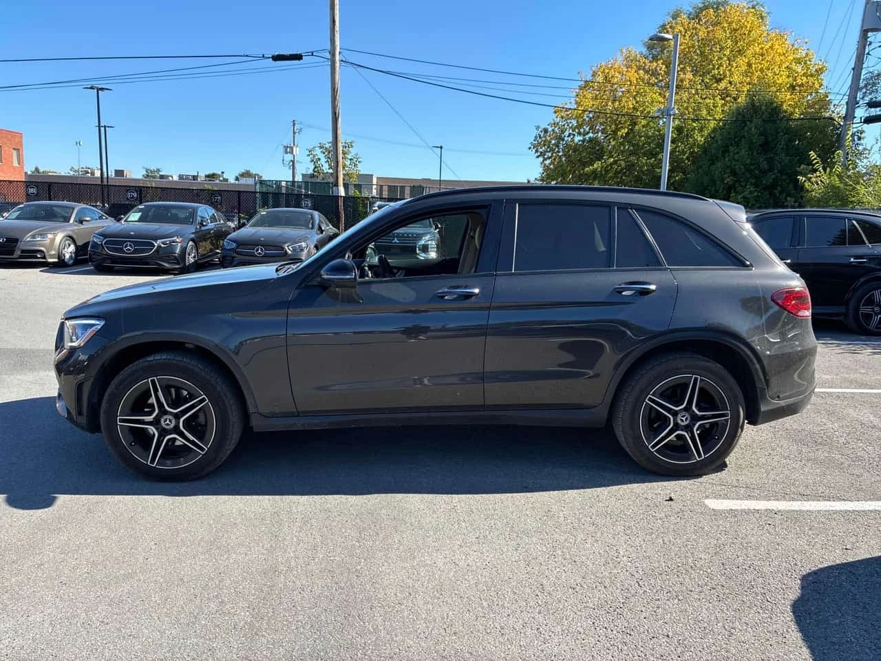 Mercedes-Benz GLC 300 / FULL DIGITAL / DISTRONIC / 360 CAMERA / PANO, снимка 2 - Автомобили и джипове - 56222337