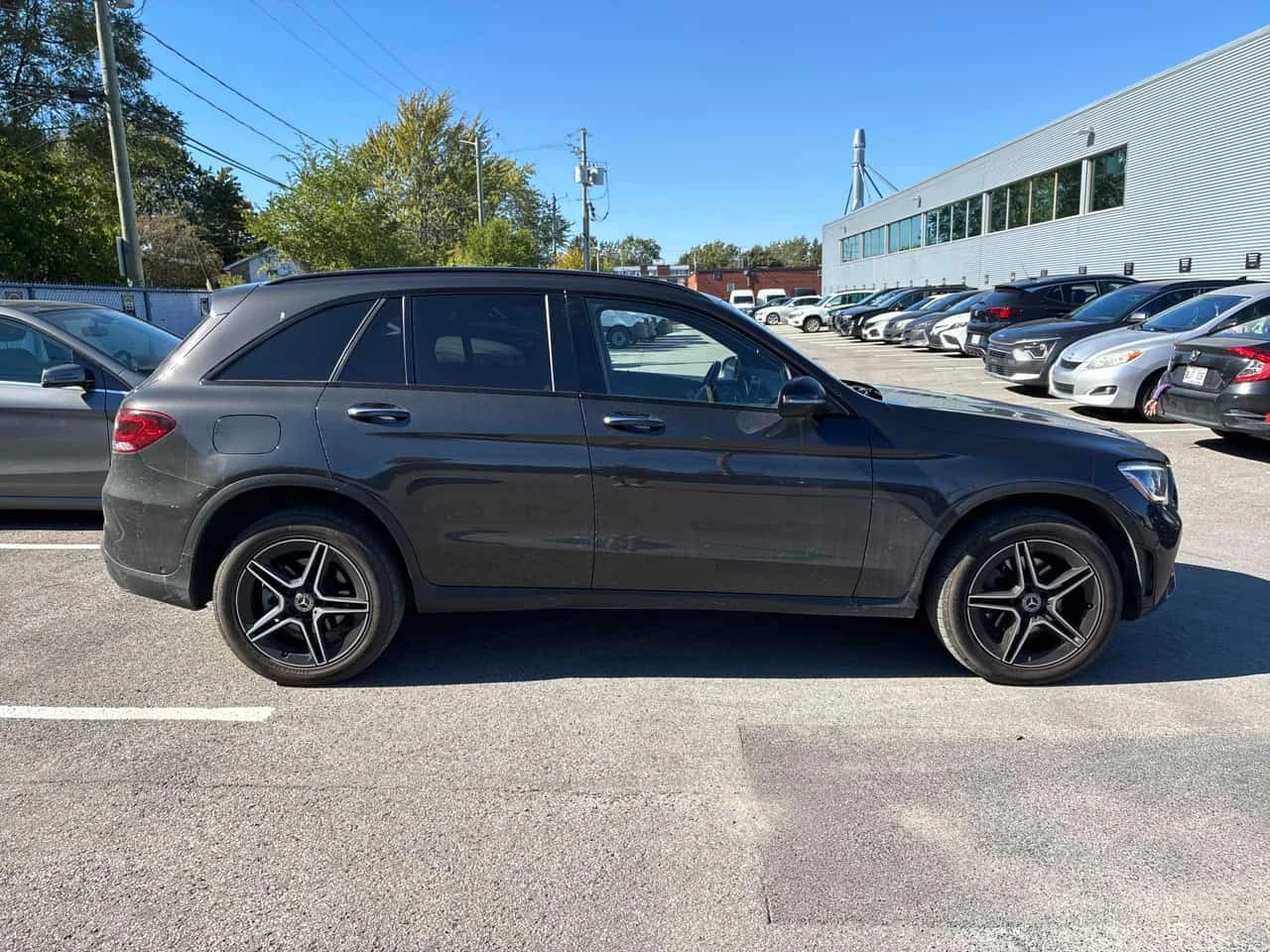 Mercedes-Benz GLC 300 / FULL DIGITAL / DISTRONIC / 360 CAMERA / PANO, снимка 3 - Автомобили и джипове - 56222337