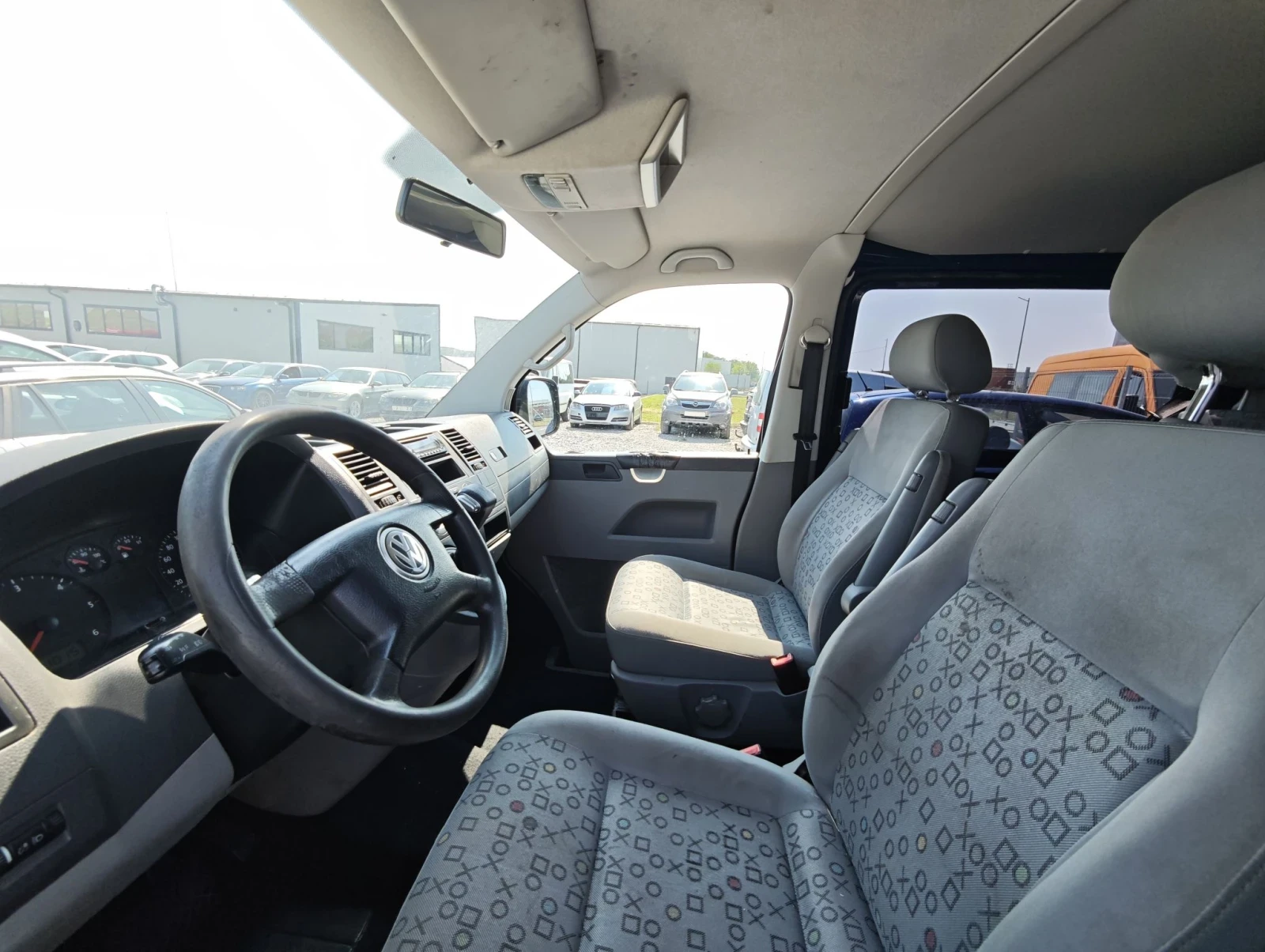 VW T5, снимка 9 - Бусове и автобуси - 55578377