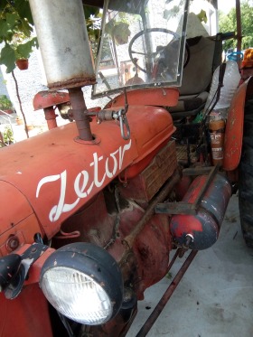 Трактор Zetor 25, снимка 4 - Селскостопанска техника - 45918679