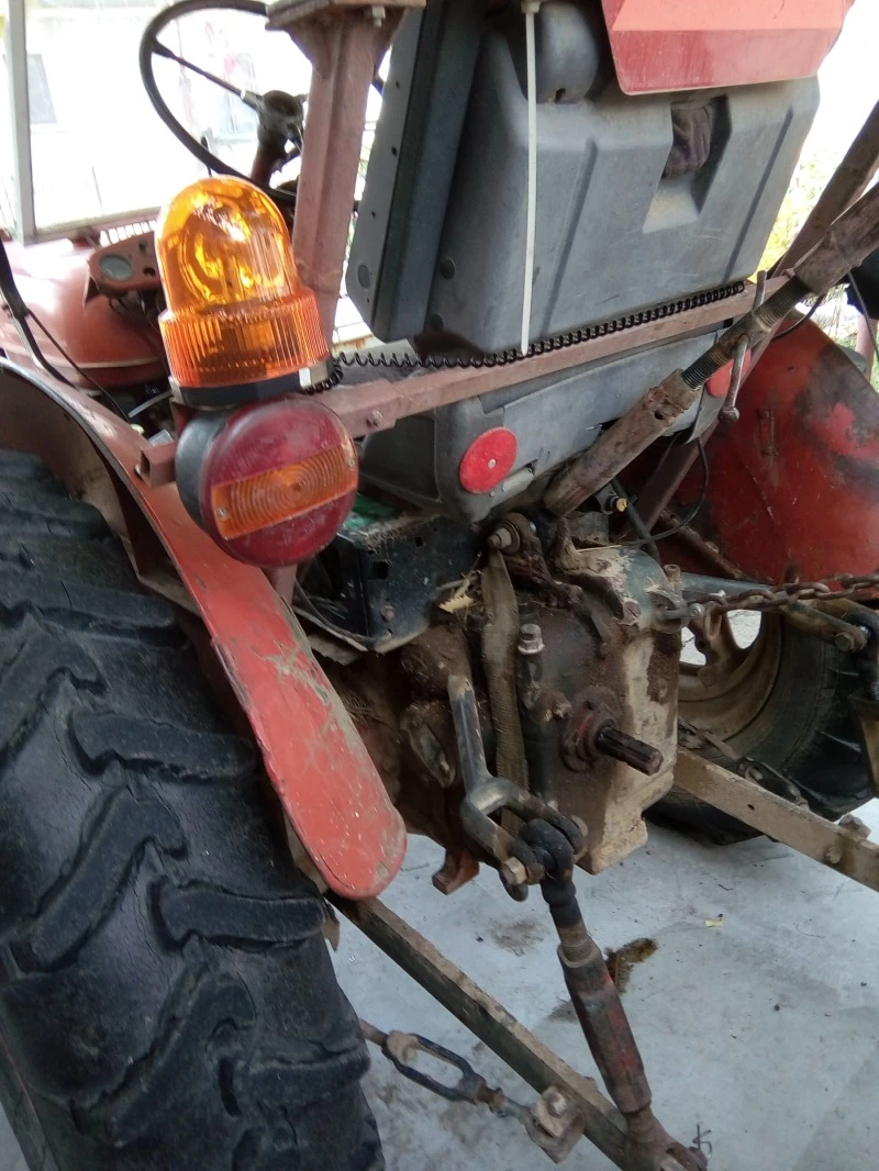 Трактор Zetor 25, снимка 3 - Селскостопанска техника - 52563028