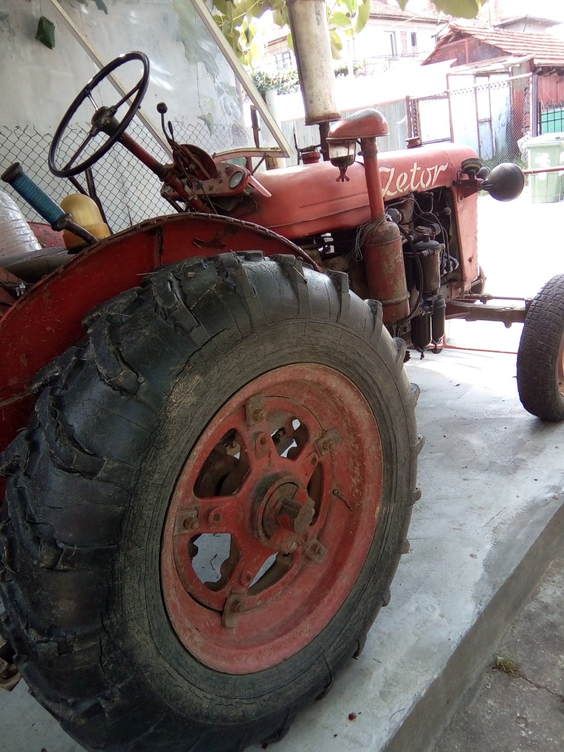 Трактор Zetor 25, снимка 7 - Селскостопанска техника - 45918679