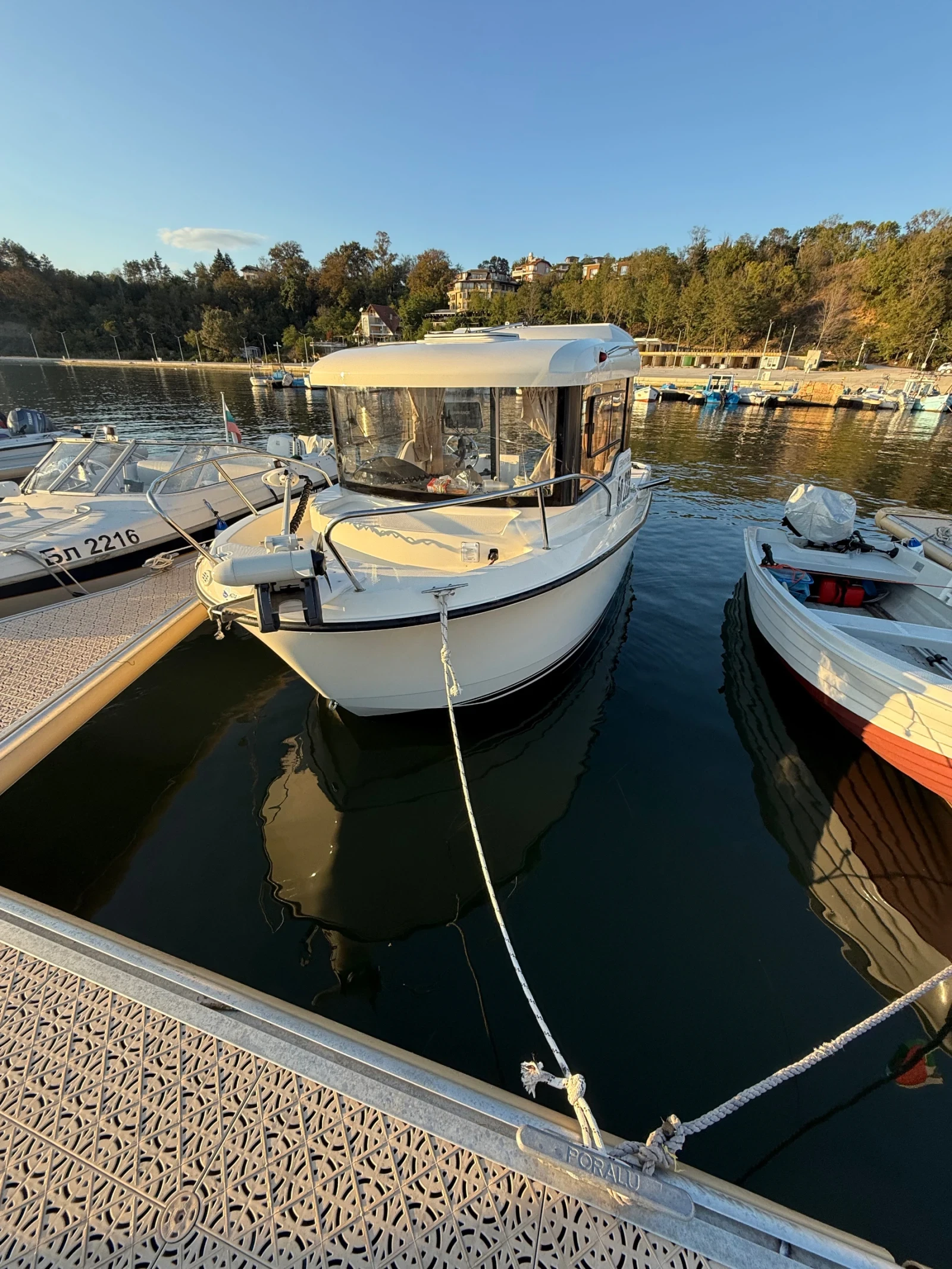 ����� Quicksilver Pilot House 555 | Mobile.bg � ����������� 1