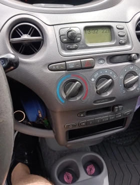 Обява за продажба на Toyota Yaris 1.3 /86 коня ~3 600 лв. - изображение 6
