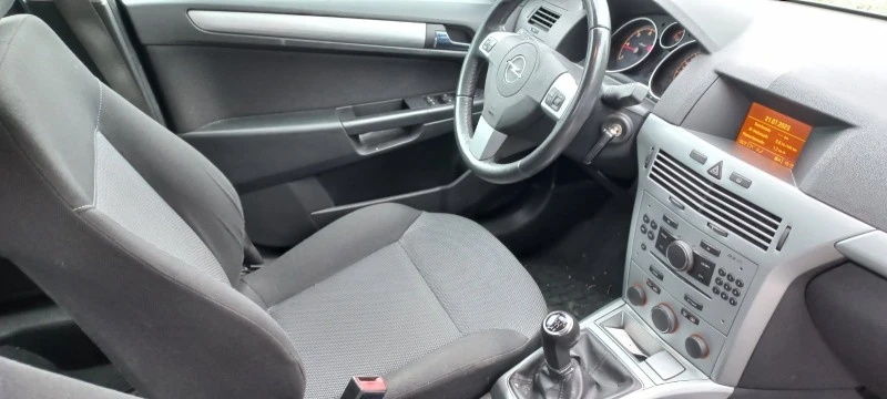 Opel Astra 1.9d CDTI, снимка 4 - Автомобили и джипове - 42531506