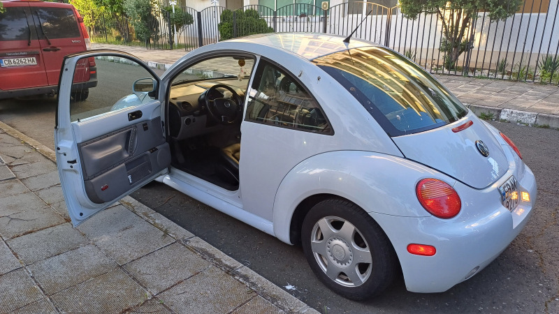 VW New beetle 2.0I, снимка 2 - Автомобили и джипове - 45384500