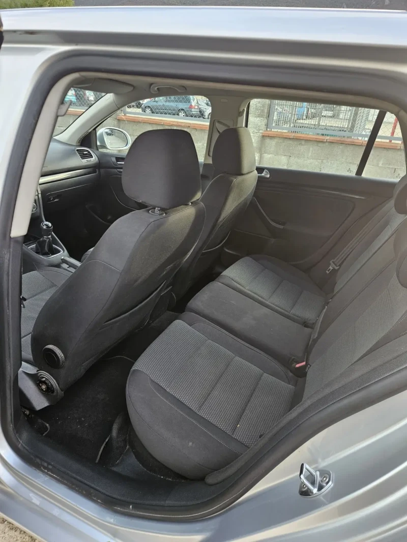 VW Golf, снимка 8 - Автомобили и джипове - 47452359