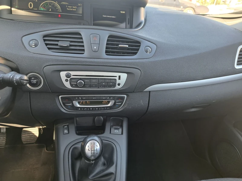 Renault Scenic Бензин euro 5, снимка 16 - Автомобили и джипове - 47675765