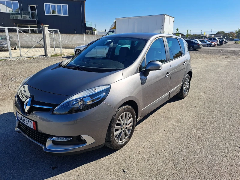 Renault Scenic Бензин euro 5, снимка 1 - Автомобили и джипове - 47675765