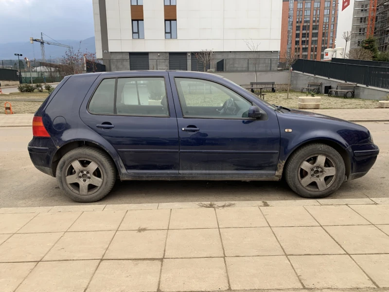 VW Golf, снимка 2 - Автомобили и джипове - 49026626