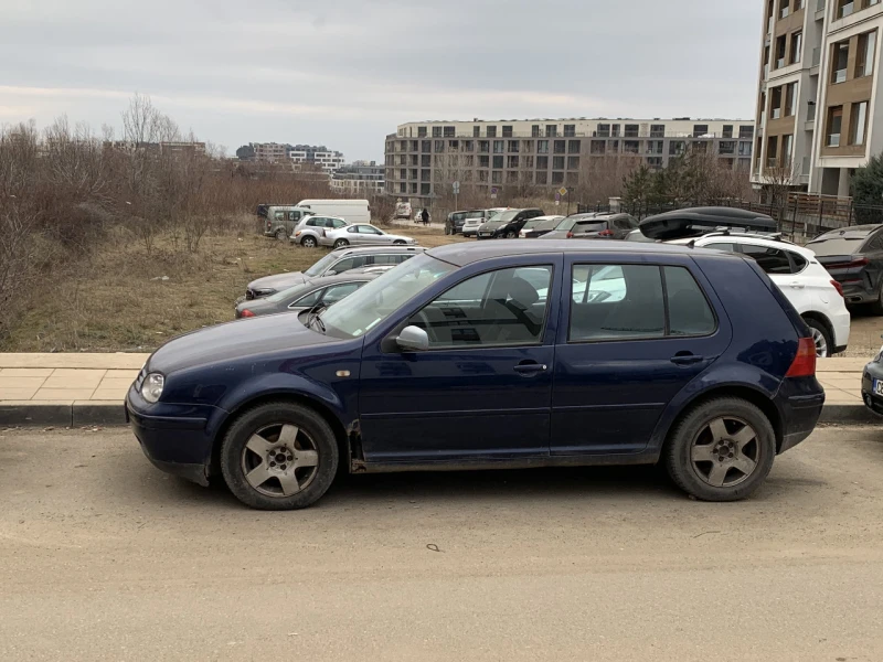 VW Golf, снимка 1 - Автомобили и джипове - 49026626