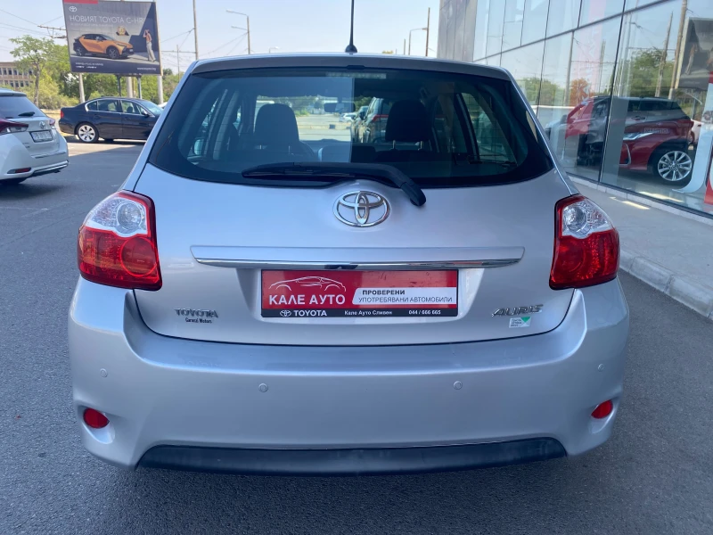 Toyota Auris 1.4 D MT, снимка 6 - Автомобили и джипове - 51108283