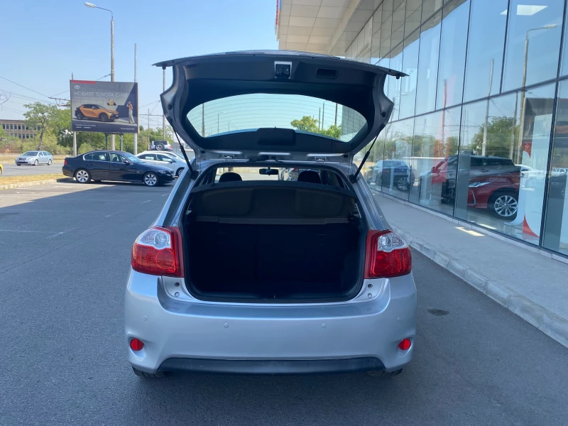Toyota Auris 1.4 D MT, снимка 7 - Автомобили и джипове - 51108283