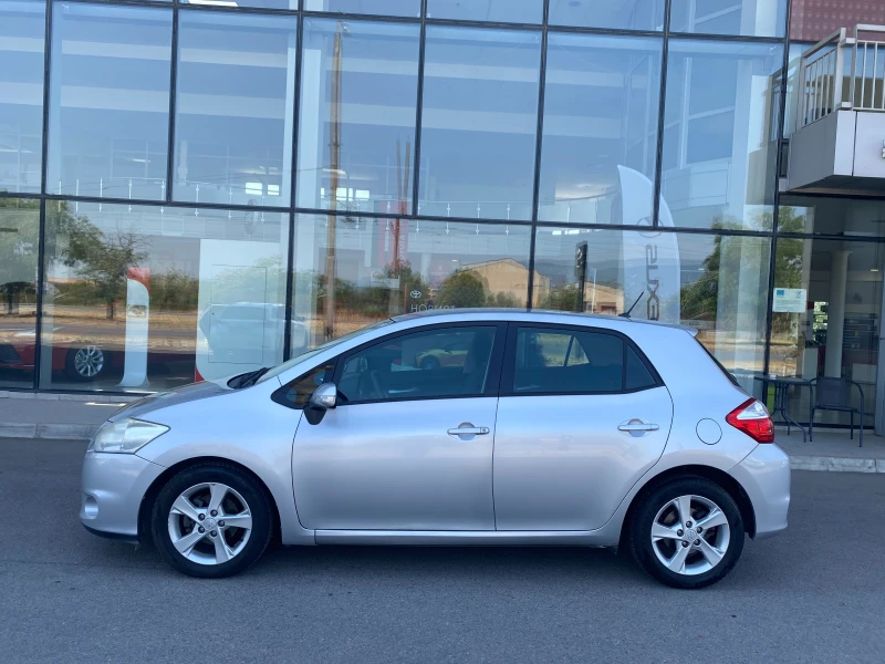 Toyota Auris 1.4 D MT, снимка 4 - Автомобили и джипове - 51108283