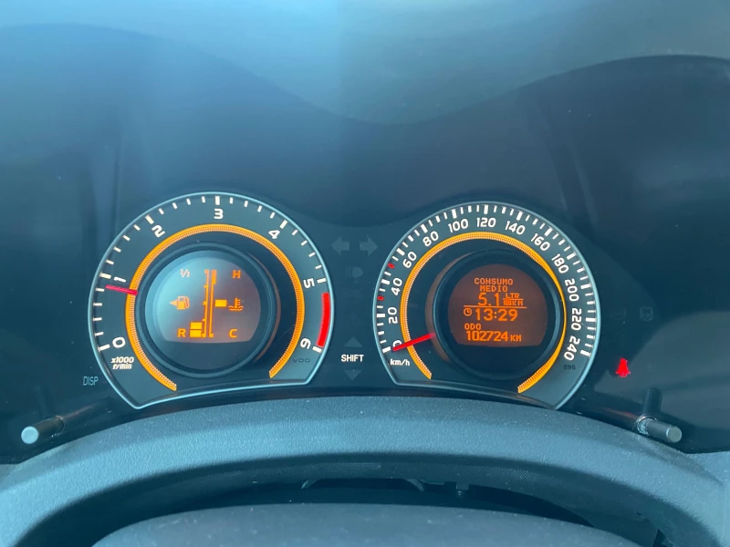 Toyota Auris 1.4 D MT, снимка 9 - Автомобили и джипове - 51108283