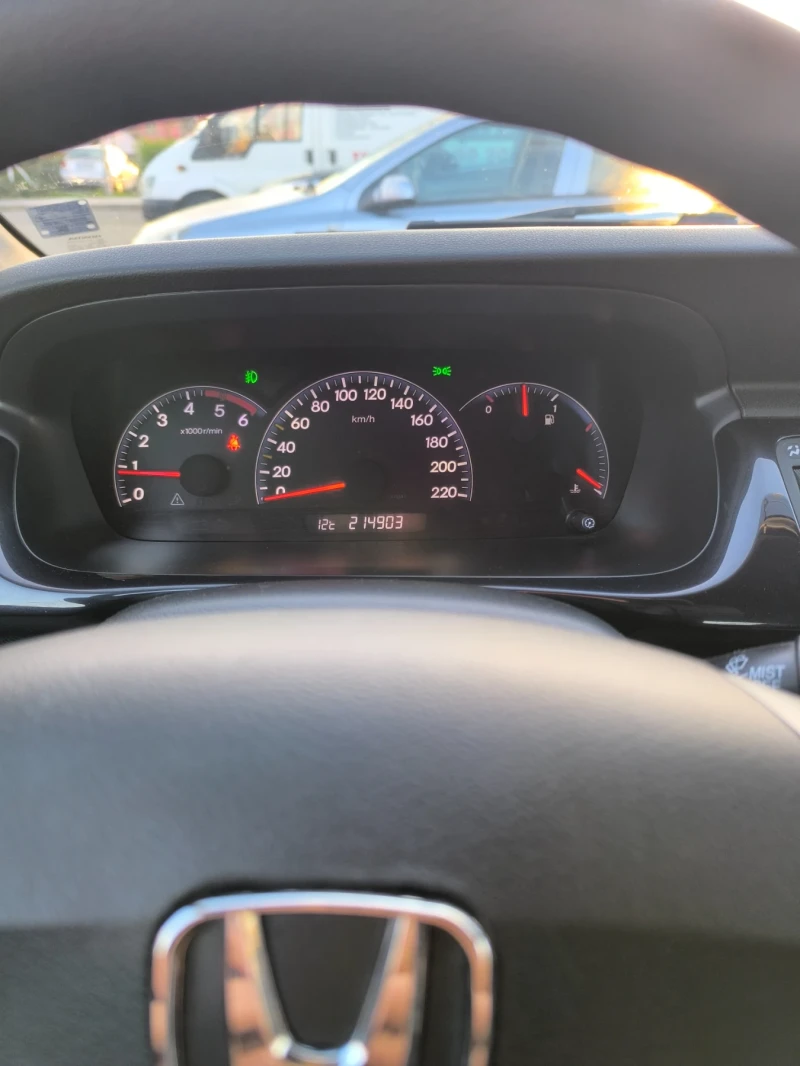 Honda Fr-v, снимка 10 - Автомобили и джипове - 52433719