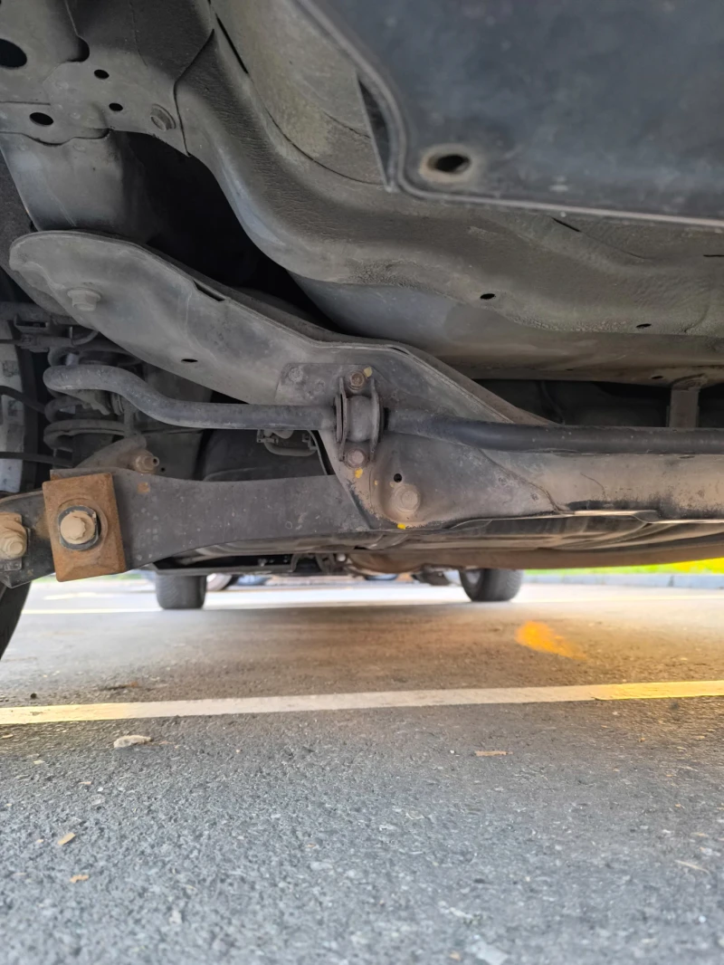 Honda Fr-v, снимка 17 - Автомобили и джипове - 52433719