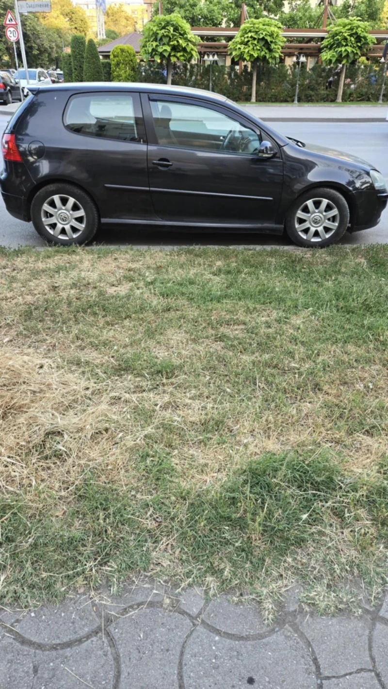 VW Golf 2.0 TDI, снимка 2 - Автомобили и джипове - 52864784