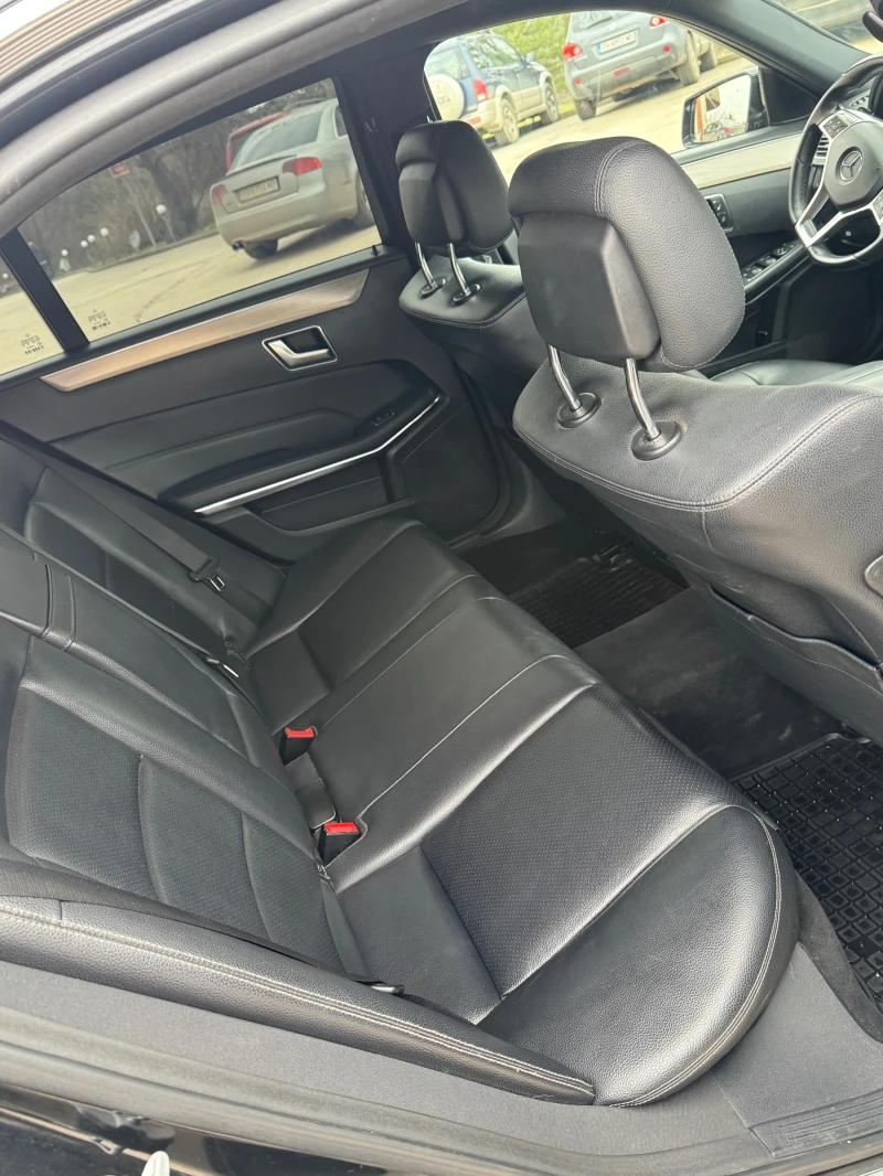 Mercedes-Benz E 200, снимка 7 - Автомобили и джипове - 53476372
