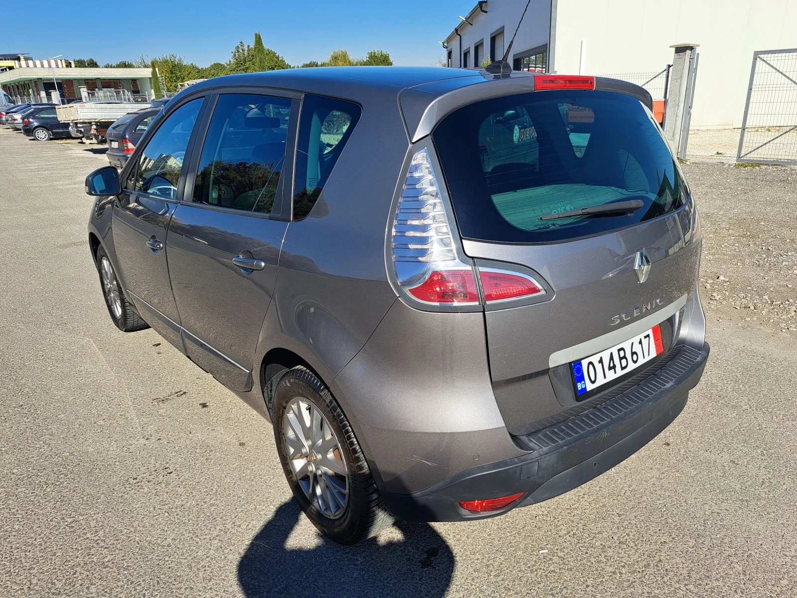 Renault Scenic Бензин euro 5 - изображение 3