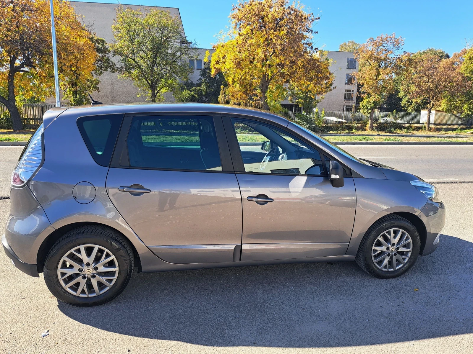 Renault Scenic Бензин euro 5 - изображение 6