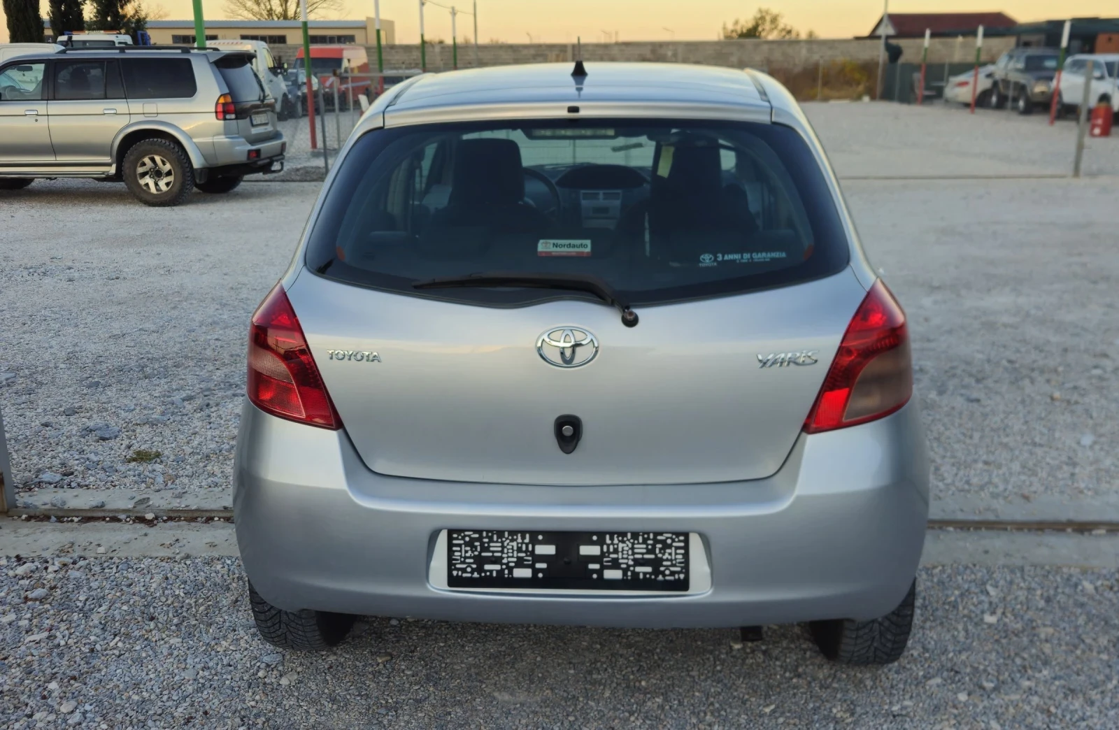 Toyota Yaris 1.3 бензин Отлична - изображение 5