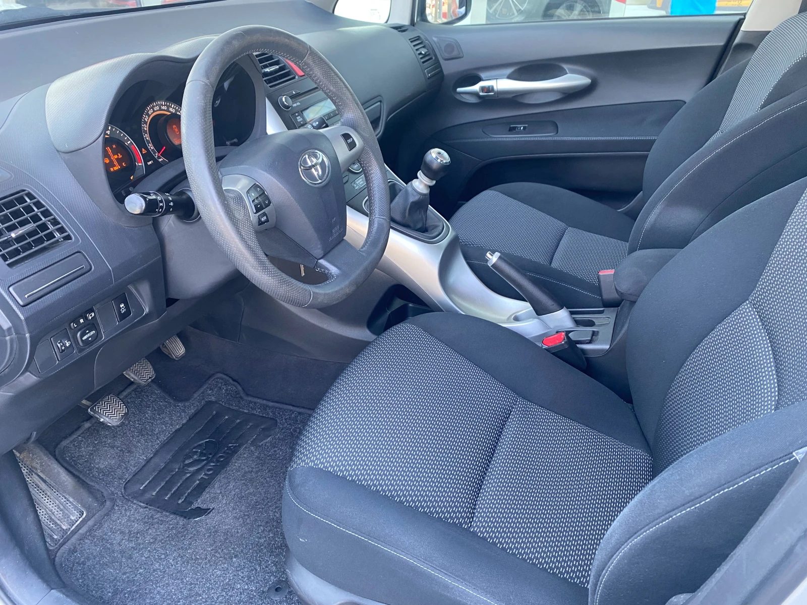 Toyota Auris 1.4 D MT | Mobile.bg   11