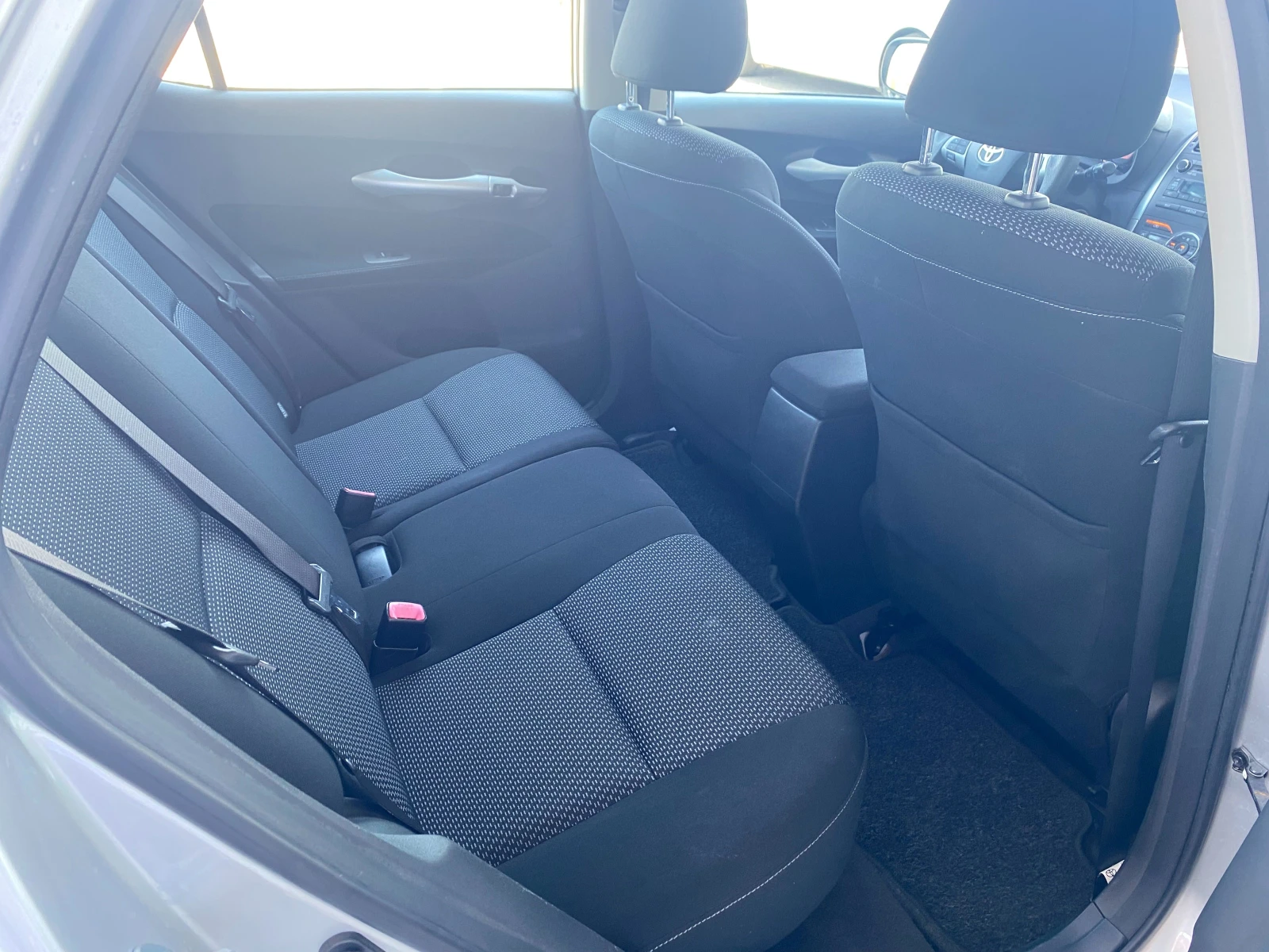 Toyota Auris 1.4 D MT | Mobile.bg   13