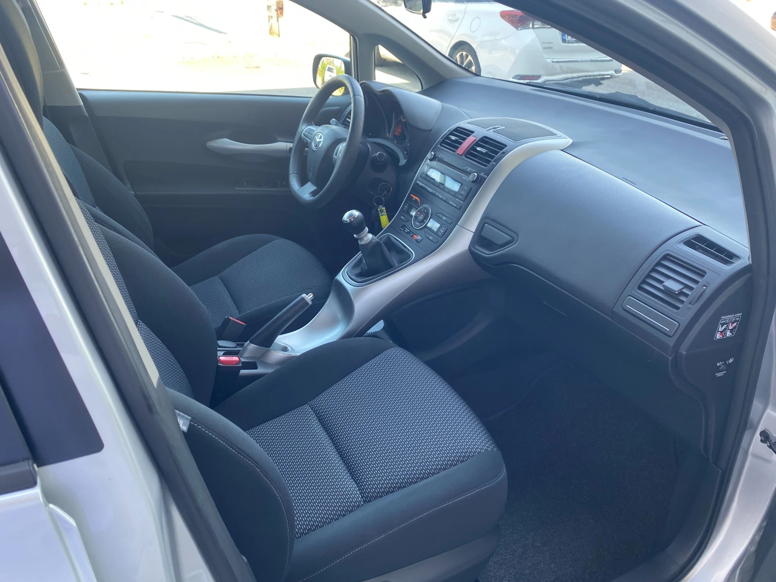 Toyota Auris 1.4 D MT | Mobile.bg   14